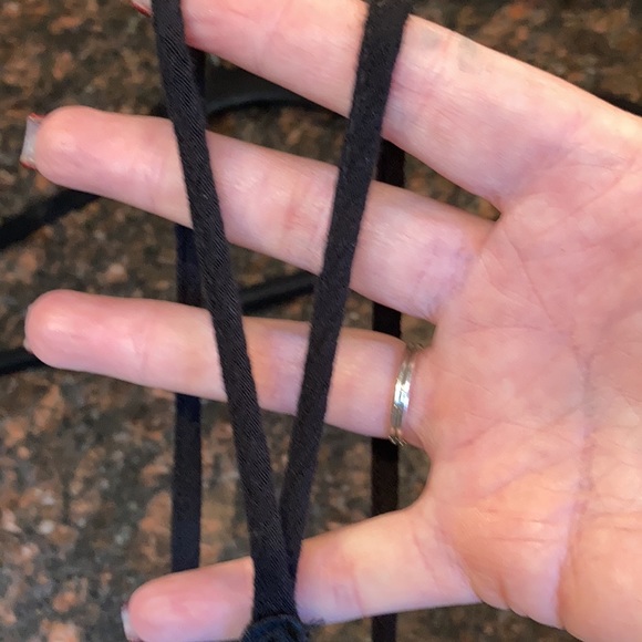 Double strap halter style top - Picture 6 of 7